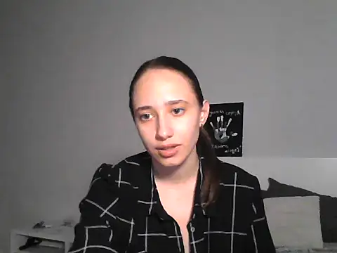 DarkMirel online show from June 6, 2026, 6:46 pm