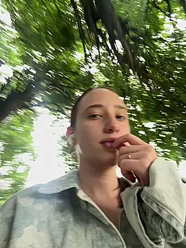 DarkMirel online show from June 5, 2026, 2:23 pm