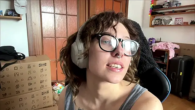 PillowPeachX online show from May 19, 2026, 9:38 am