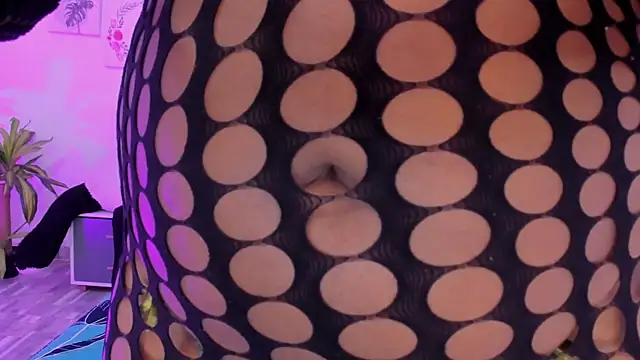 HilarySolis2 online show from April 16, 2026, 7:47 pm