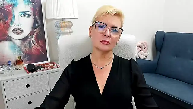 luna xfantasy online show from July 25, 2026, 6:43 am