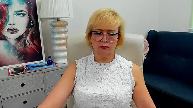 luna xfantasy online show from June 18, 2026, 6:34 am