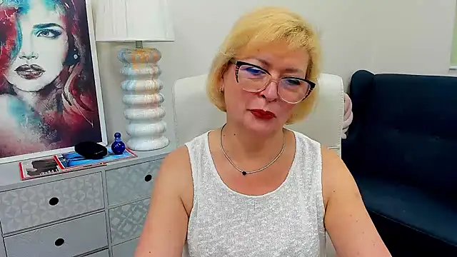 luna xfantasy online show from June 19, 2026, 6:30 am