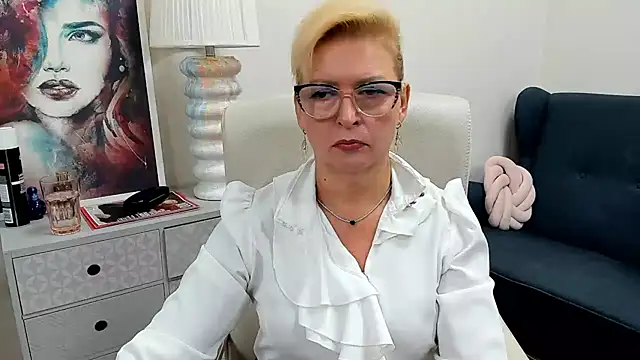 luna xfantasy online show from July 24, 2026, 6:31 am