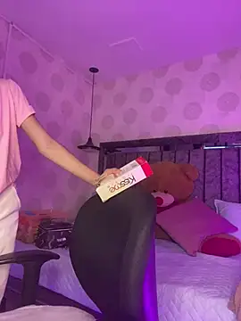 Alahia pink  online show from April 17, 2026, 5:10 am