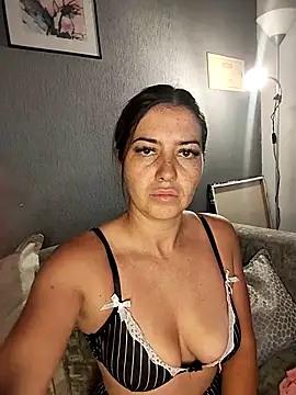 Chloesashx online show from June 26, 2026, 8:47 pm