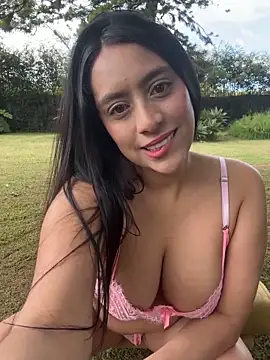 JuliettaGmz online show from April 25, 2026, 3:09 pm