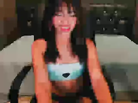 Zafiro Bluex online show from April 14, 2026, 12:04 am