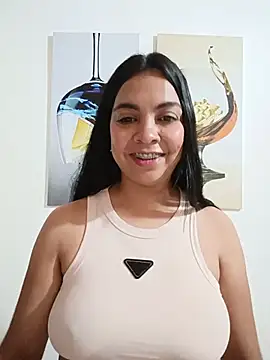 Silvana2927 online show from July 18, 2026, 7:39 am
