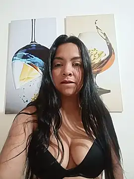 Silvana2927 online show from June 7, 2026, 7:24 am