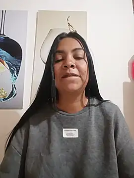 Silvana2927 online show from July 21, 2026, 10:27 am