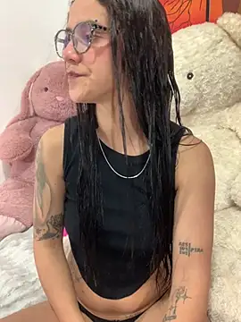 Snapshot of Ashley_varez11 chatting on August 2, 2026, 12:42 am Ashley varez11 online show from August 2, 2026, 12:42 am