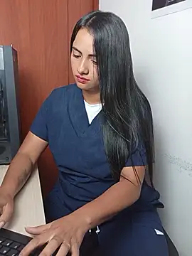 DaniellaGiraldo online show from May 14, 2026, 2:03 pm