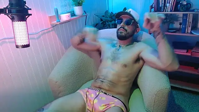 Snapshot of NickyThix chatting on April 15, 2026, 1:00 am NickyThix online show from April 15, 2026, 1:00 am