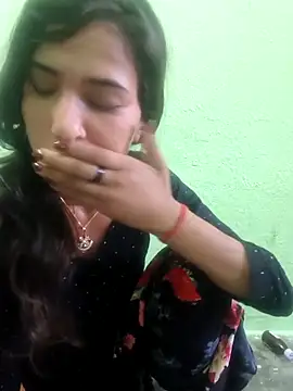Priya7579 online show from April 21, 2026, 2:47 am