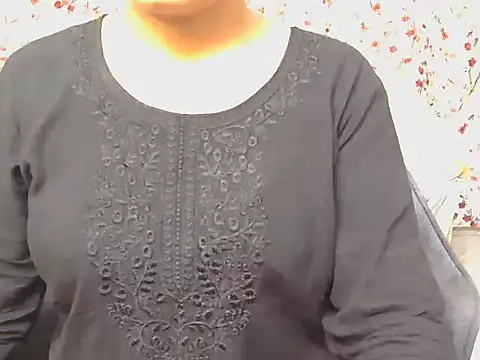 Avni-kumarii online show from May 26, 2026, 3:48 am
