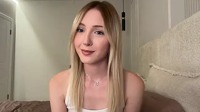 Snapshot of Kattie_Petite chatting on July 21, 2026, 4:30 pm Kattie Petite online show from July 21, 2026, 4:30 pm