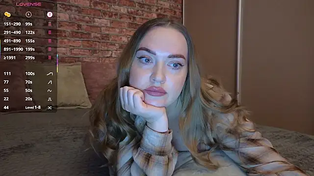 LeryKiss online show from April 23, 2026, 2:40 pm