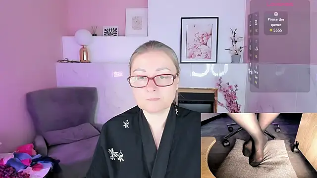 Alexandra Kind online show from July 24, 2026, 8:49 pm