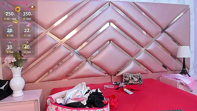 KimberlyBoonee online show from May 14, 2026, 7:44 pm