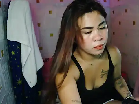hottiemomma09 online show from June 15, 2026, 10:04 am
