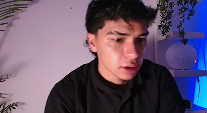 andyypalmer  online show from April 18, 2026, 6:05 am