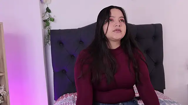 Caroline ponce online show from April 15, 2026, 7:40 pm