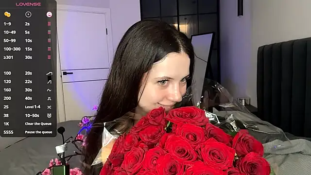 Rose Retslav online show from July 28, 2026, 3:21 pm