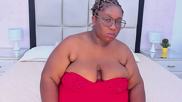 TreisyVixen online show from June 25, 2026, 5:12 am