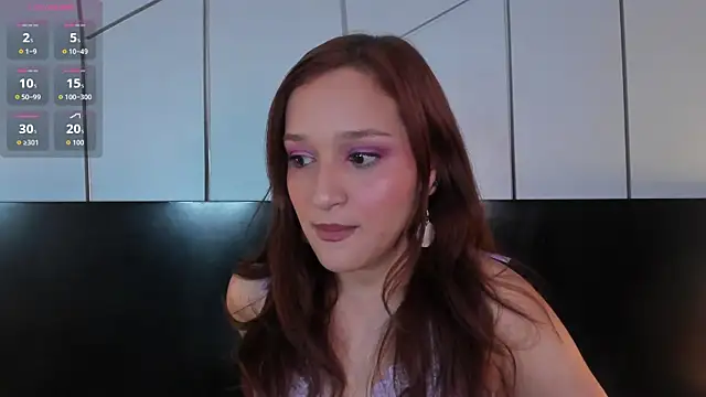 Snapshot of leahluna chatting on May 9, 2026, 6:55 pm leahluna online show from May 9, 2026, 6:55 pm