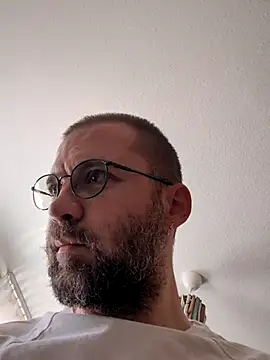 gayboyx77 online show from May 9, 2026, 11:02 am