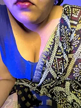 Snapshot of PunkTiling chatting on April 15, 2026, 4:44 pm PunkTiling online show from April 15, 2026, 4:44 pm