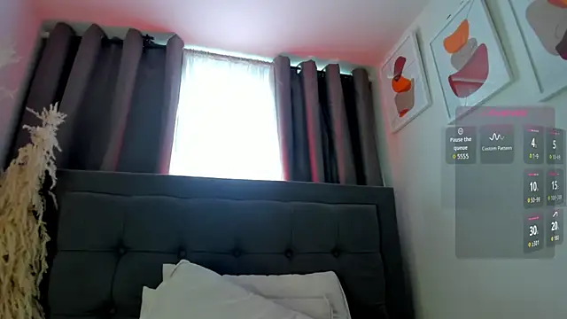 hanna-baker01 online show from May 23, 2026, 2:38 pm