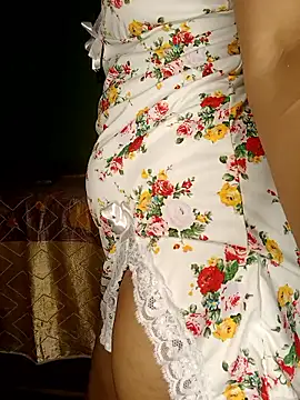 Sexy Hena 69 online show from May 19, 2026, 5:42 pm