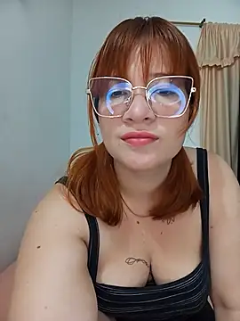 Curves Nina online show from June 19, 2026, 7:30 pm