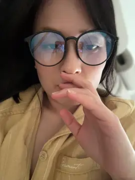 Faye-baby online show from April 24, 2026, 2:02 am