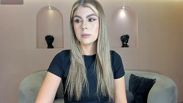 MiaSilvaX online show from July 9, 2026, 11:10 am