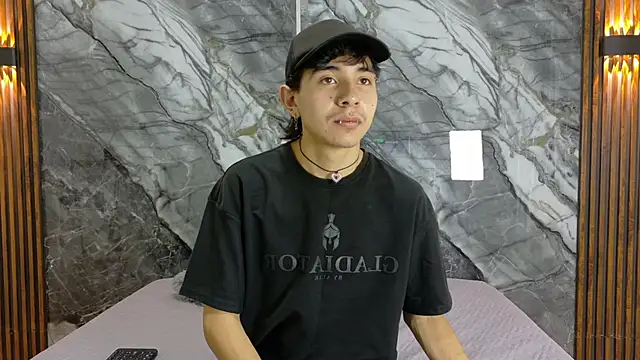 NoahWalker   online show from May 8, 2026, 11:03 am