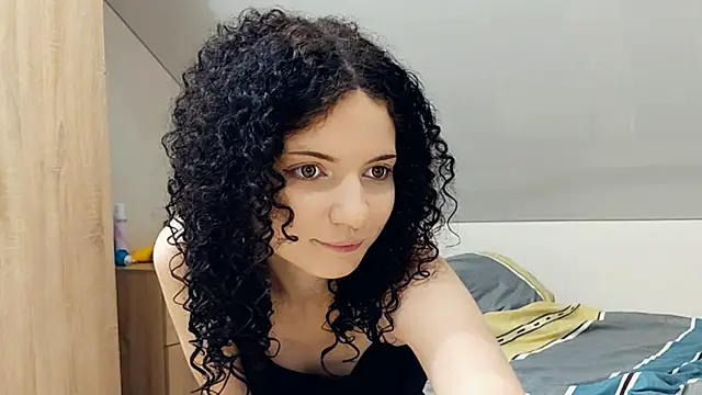 Snapshot of CinnamonCurl chatting on July 2, 2026, 12:00 am CinnamonCurl online show from July 2, 2026, 12:00 am