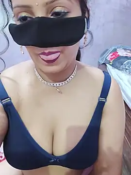 binnik216 online show from July 23, 2026, 9:33 pm