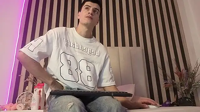 LeoTease online show from June 14, 2026, 4:30 pm