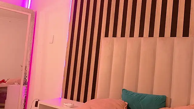 LeoTease online show from July 11, 2026, 7:03 pm