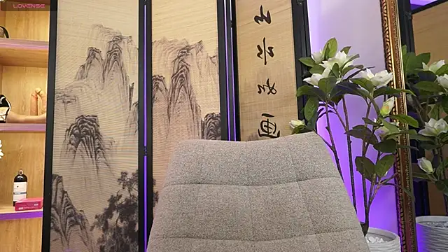 AlinaBennet  online show from July 21, 2026, 11:44 am