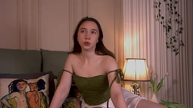 Suzaneey online show from May 7, 2026, 6:33 pm