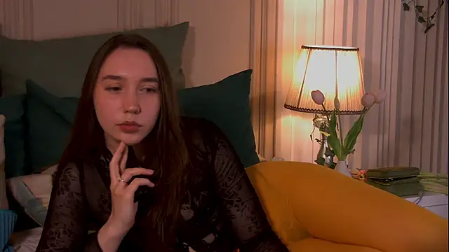 Suzaneey online show from May 30, 2026, 6:57 pm