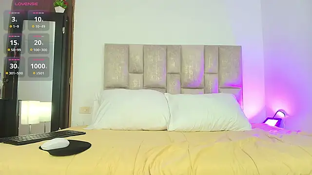 hott mature online show from May 23, 2026, 11:42 am