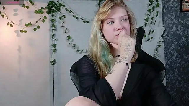 Lina Wi online show from July 2, 2026, 3:23 am