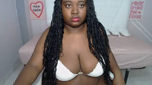 Snapshot of curvyblackwoman chatting on May 20, 2026, 7:00 pm curvyblackwoman online show from May 20, 2026, 7:00 pm