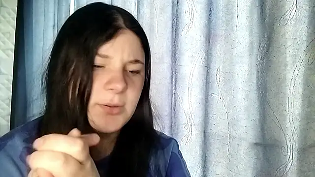 BeatriceMolands online show from May 10, 2026, 12:20 pm