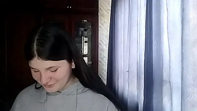 BeatriceMolands online show from May 15, 2026, 3:21 pm